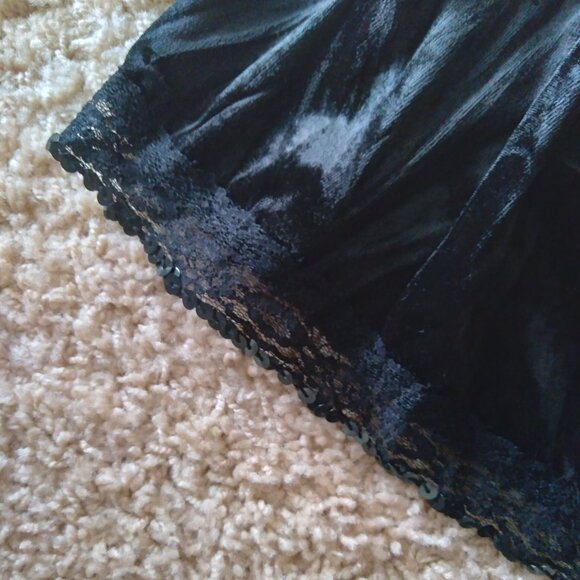 Vintage Y2K Teaze Clothing Black Velvet Tiered Midi Skirt with Lace Sequin Trim - Picture 3 of 5